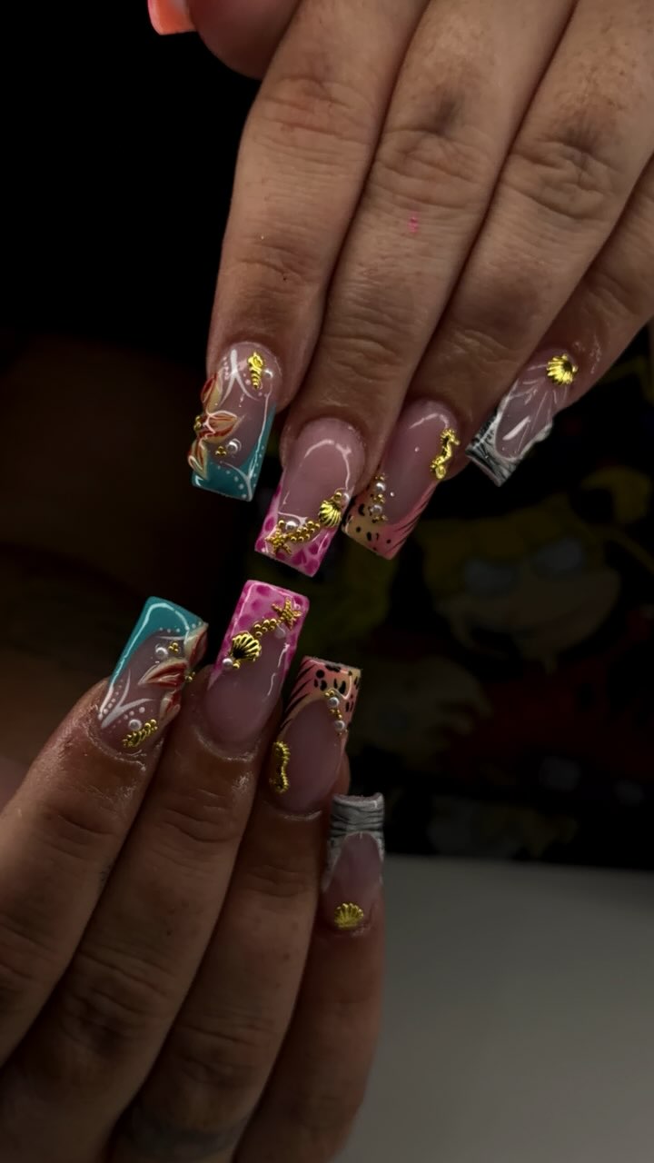 Hand-painted nail set by Clawz By Juliee